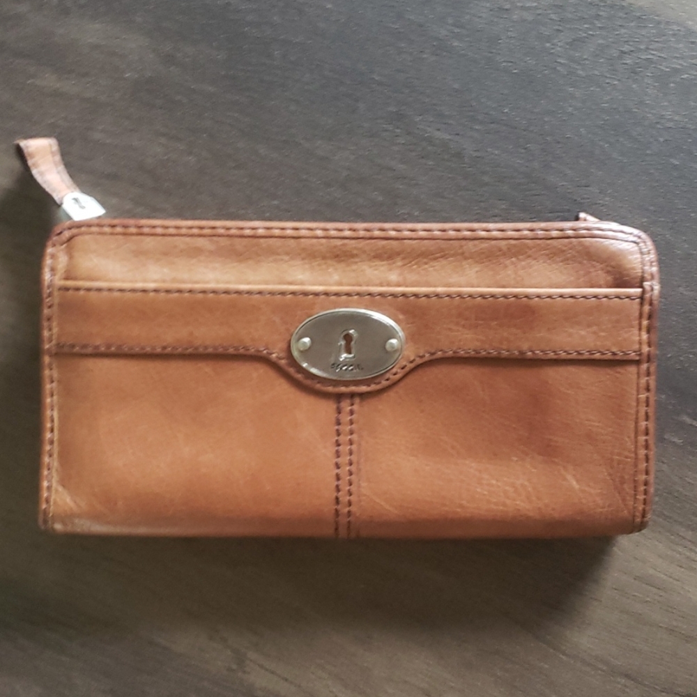 FOSSIL Wallet